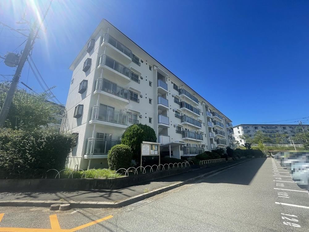 3LDK apartment in Suma Ward, Kobe, Hyogo - Photo 1