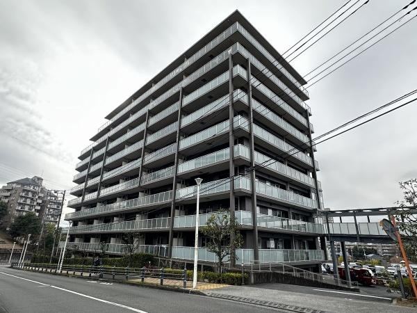 4LDK apartment in Hachioji, Tokyo - Photo 1