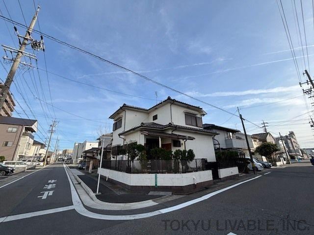 4LDK House on Corner Lot in Nakaodai - Photo 1