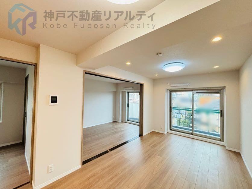 3LDK apartment in Tarumi Ward, Kobe, Hyogo - Photo 1