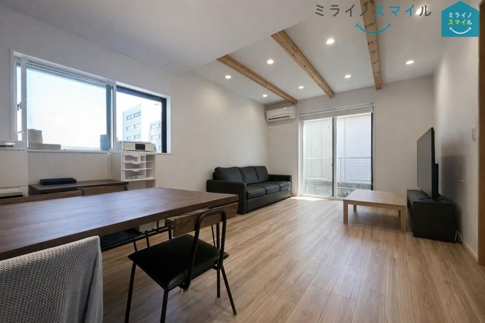Modern 4LDK House with Solar Power and Battery in Nagoya - Photo 1