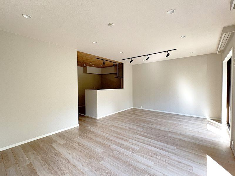 2LDK apartment in Kanagawa Ward, Yokohama, Kanagawa - Photo 1