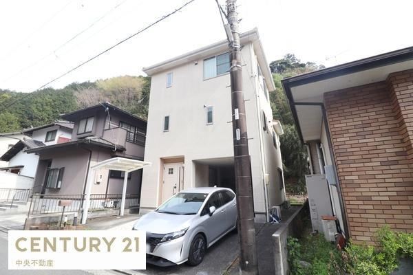 4LDK house in Suruga Ward, Shizuoka - Photo 1
