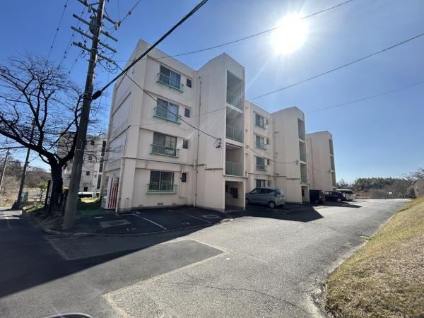 2DK apartment in Higashiura, Chita District, Aichi - Photo 1