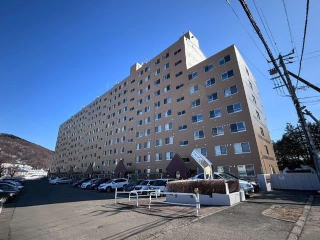 4LDK apartment in Minami Ward, Sapporo, Hokkaido - Photo 1