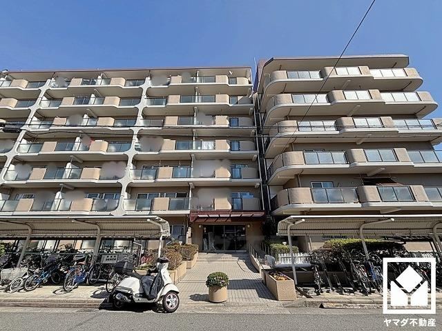 2LDK apartment in Amagasaki, Hyogo - Photo 1
