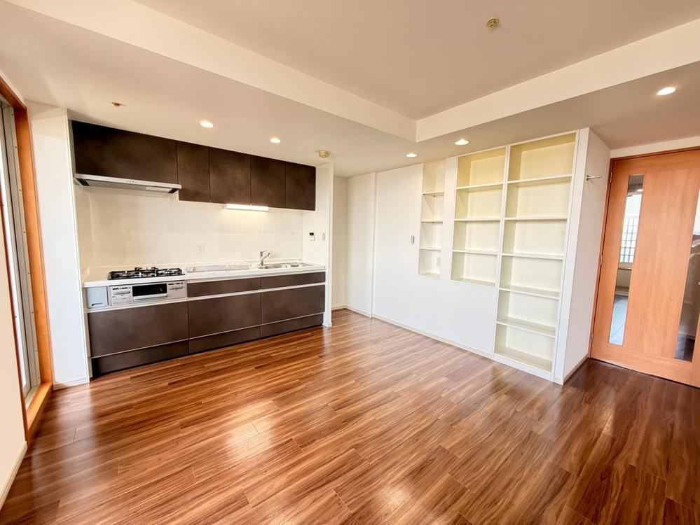 3LDK apartment in Daito, Osaka - Photo 1