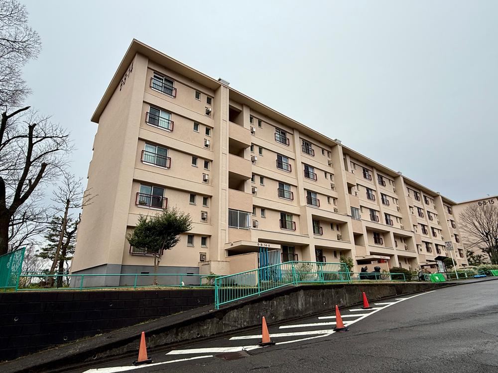 2LDK apartment in Machida, Tokyo - Photo 1