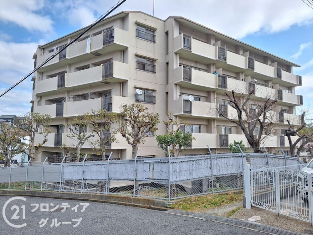 2DK apartment in Nagata Ward, Kobe, Hyogo - Photo 1