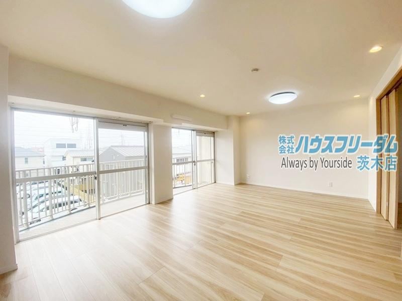 3LDK apartment in Takatsuki, Osaka - Photo 1