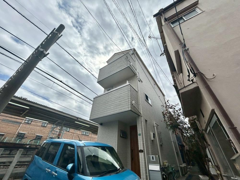 Prime Location 3LDK House in Ikebukuro Honcho - Photo 1