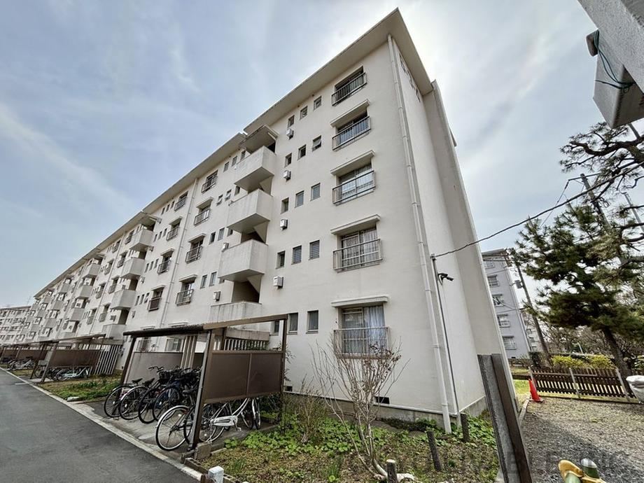 2LDK apartment in Higashikurume, Tokyo - Photo 1