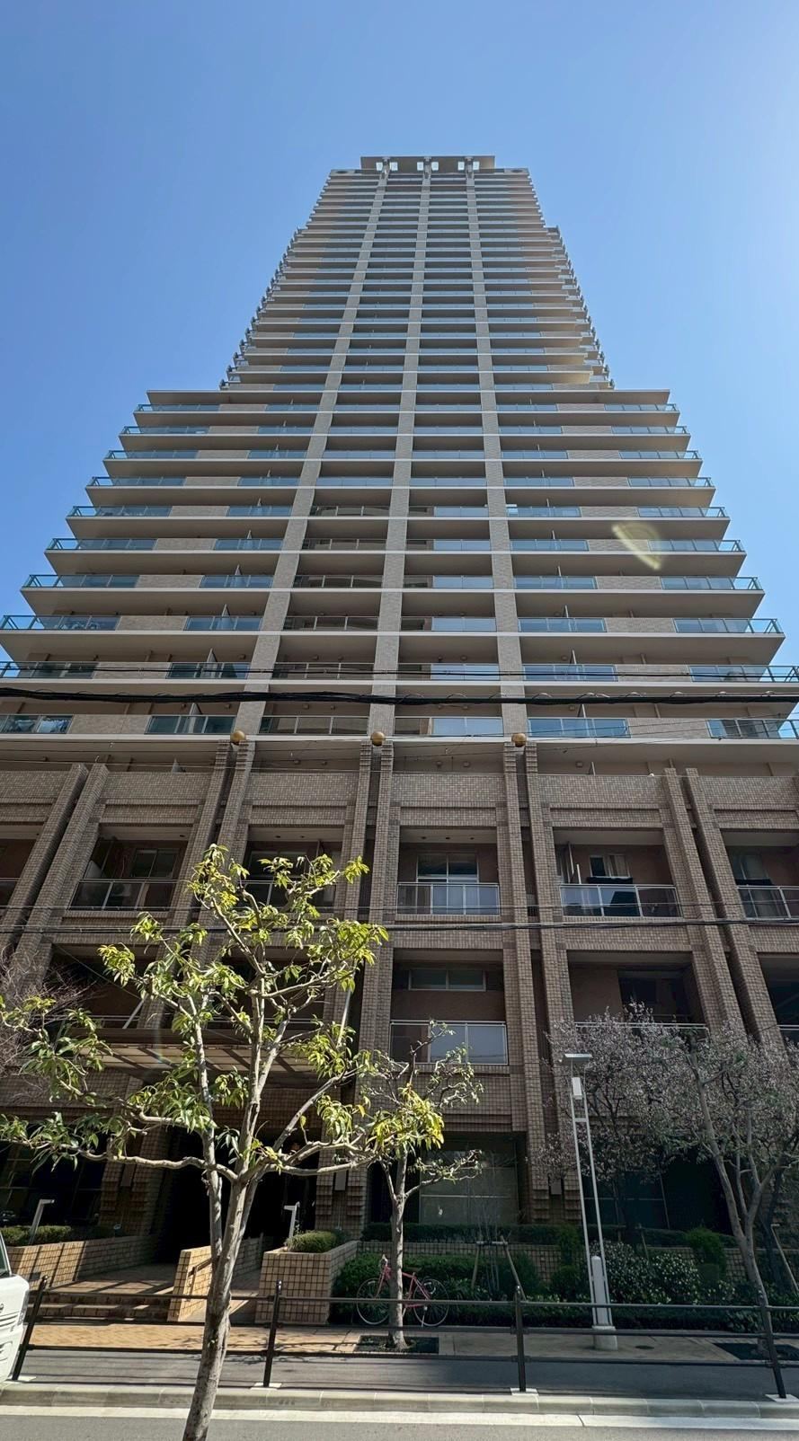 4LDK apartment in Joto Ward, Osaka - Photo 1