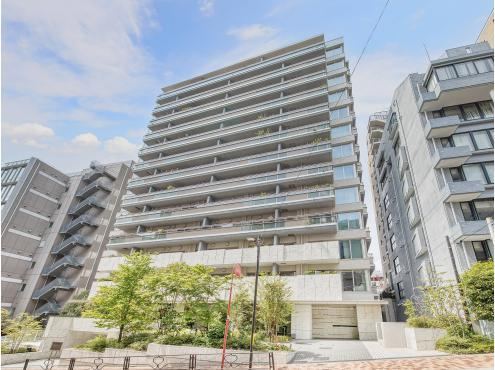 3LDK+S apartment in Bunkyo Ward, Tokyo - Photo 1
