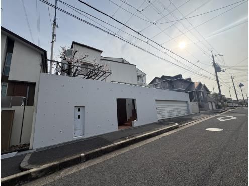 7LDK house in Mino, Osaka - Photo 1