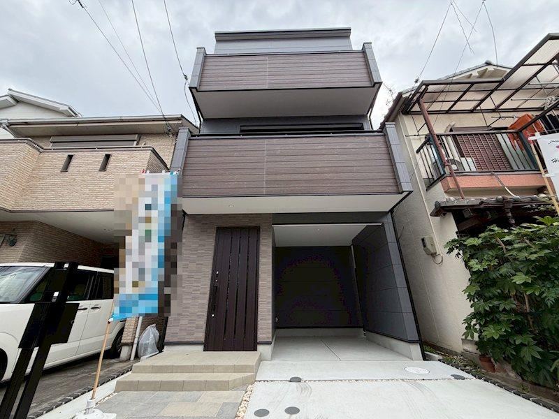 4LDK house in Katano, Osaka - Photo 1