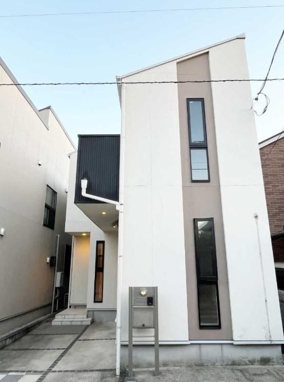 Updated 4LDK Home in Takashimadaira - Photo 1