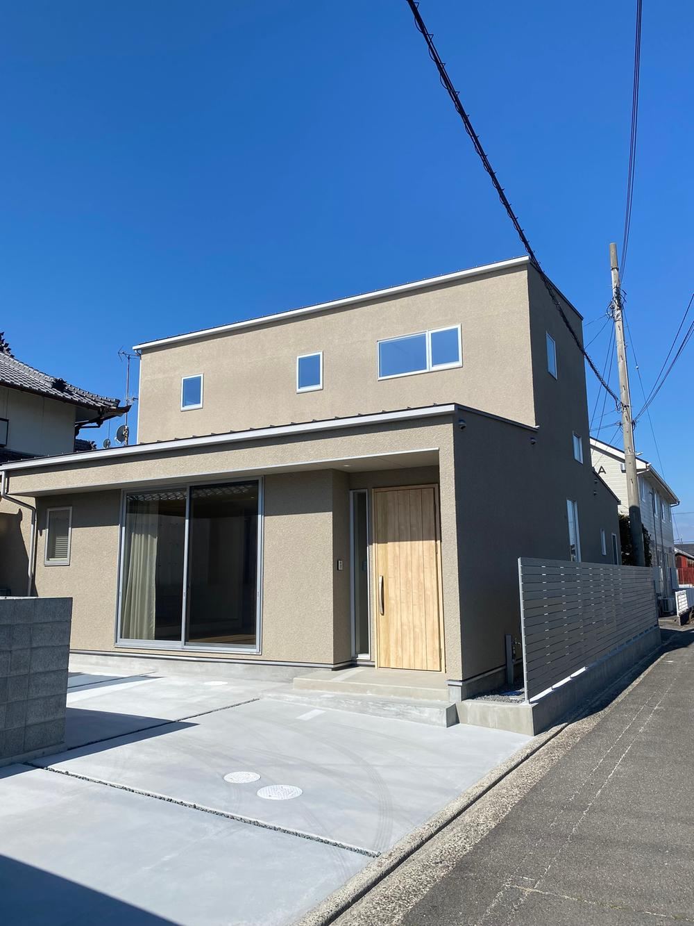 4LDK house in Matsuyama, Ehime - Photo 1