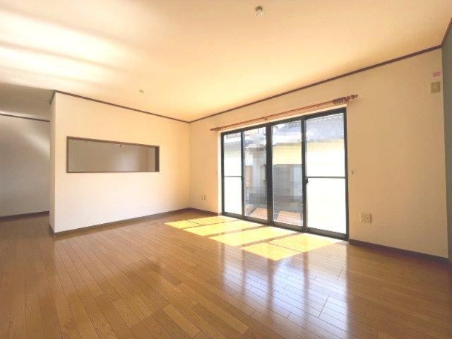 Renovated 4LDK House with Ample Storage in Inazawa - Photo 1