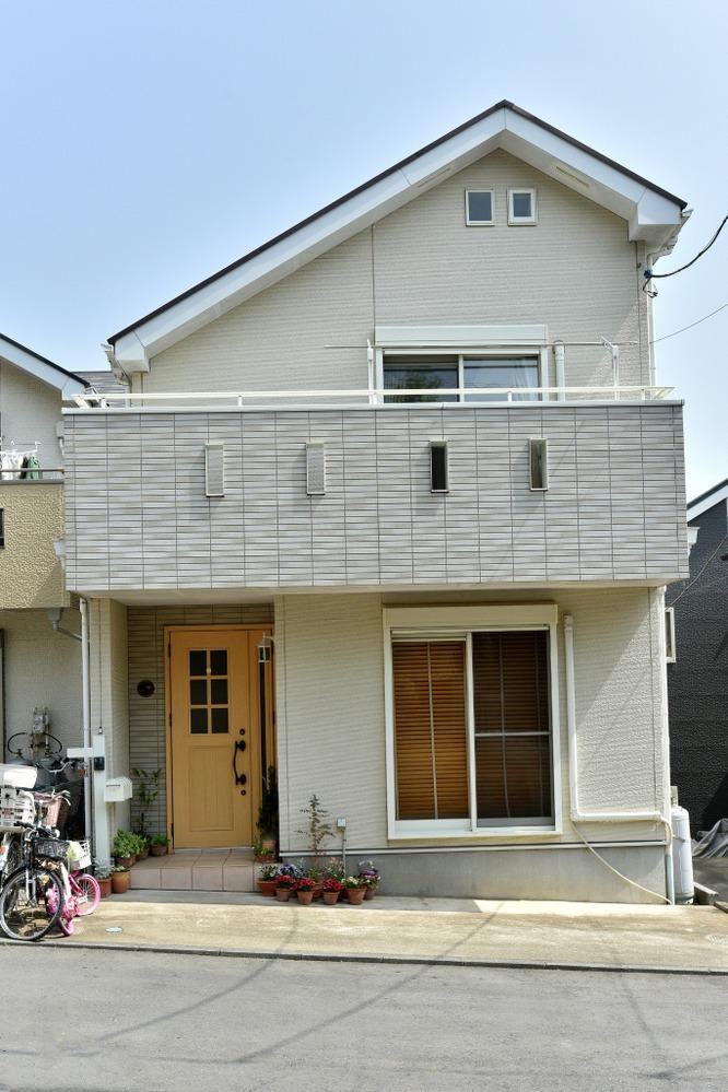 Charming 2-Story House with Loft in Tsurumi - Photo 1
