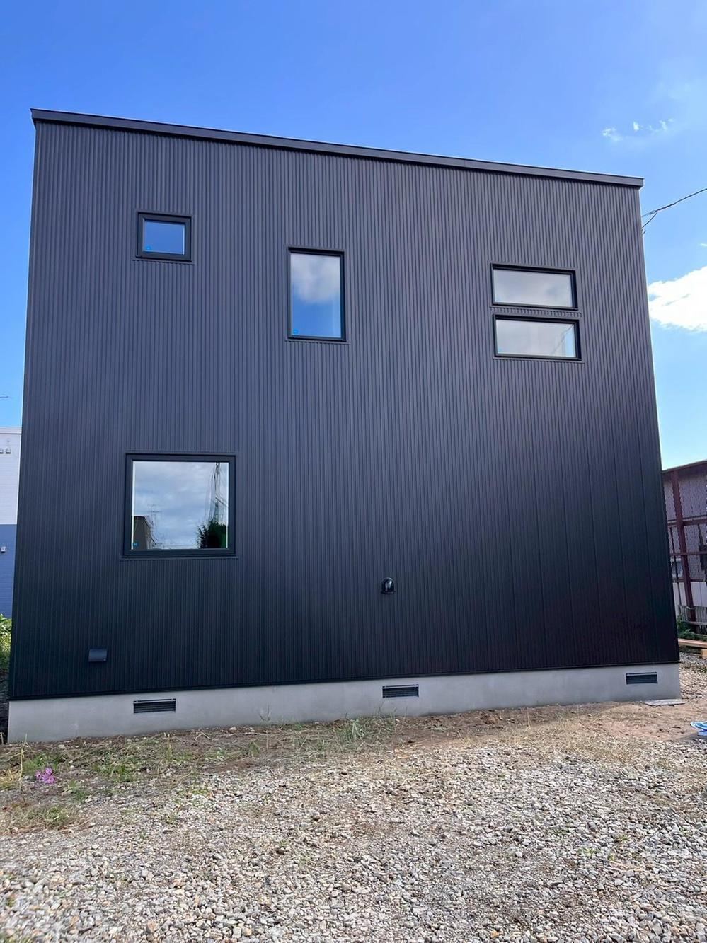 Unique 3LDK Design Home on 930㎡ in Shinoro, Sapporo - Photo 1