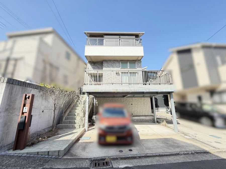 Modern 2LDK House with Solar Power in Yokosuka - Photo 1