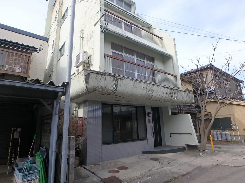 Spacious 5-Story House in Kanazawa - Photo 1