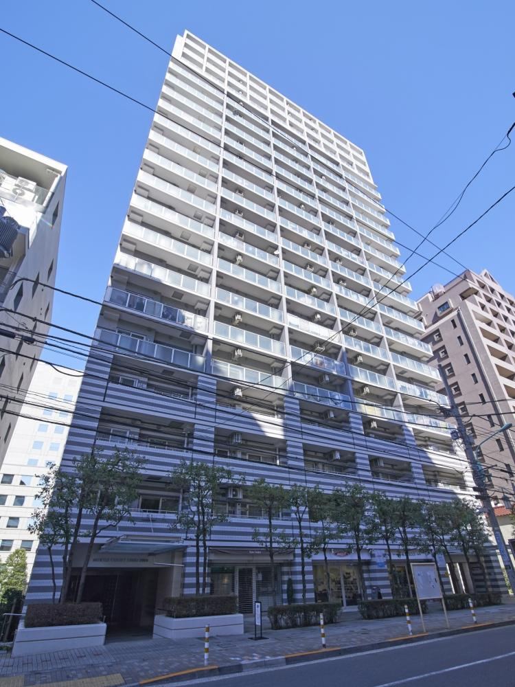 3LDK apartment in Shibuya Ward, Tokyo - Photo 1