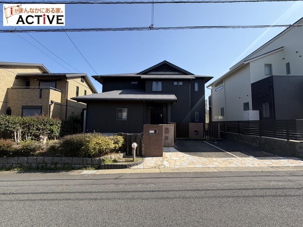 4LDK+S house in Wakamatsu Ward, Kitakyushu, Fukuoka - Photo 1