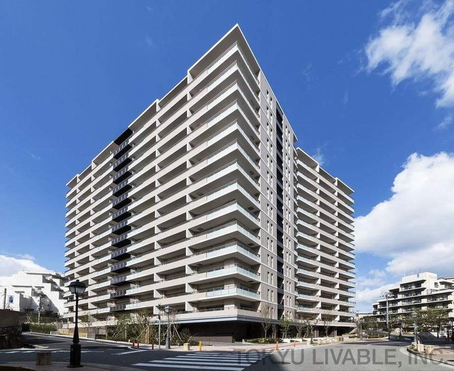 3LDK apartment in Takarazuka, Hyogo - Photo 1