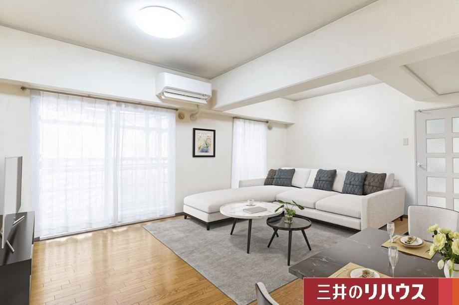 4LDK apartment in Suminoe Ward, Osaka - Photo 1