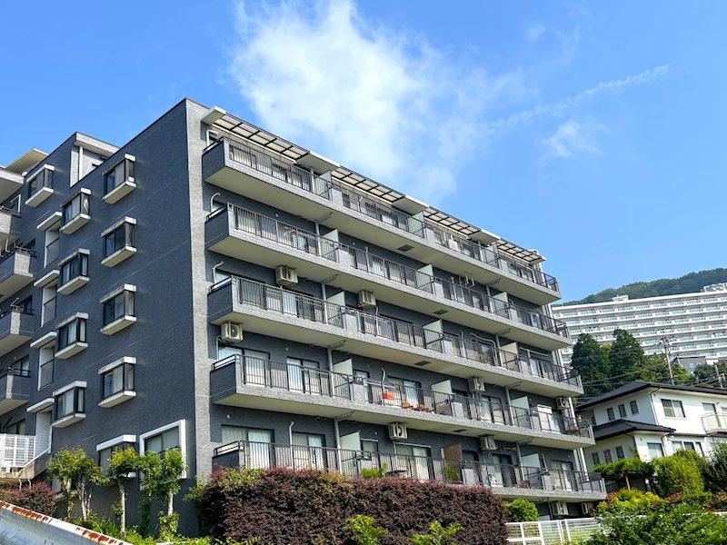 2LDK apartment in Atami, Shizuoka - Photo 1