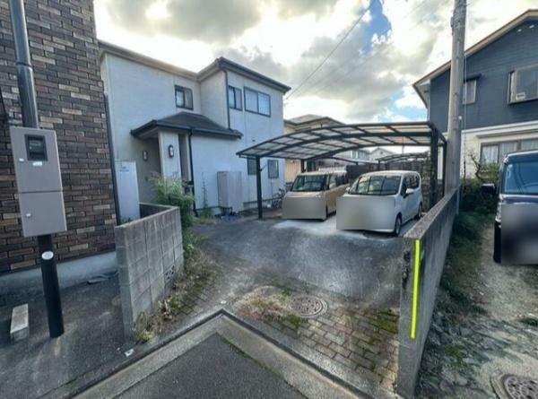 4LDK house in Matsuyama, Ehime - Photo 1