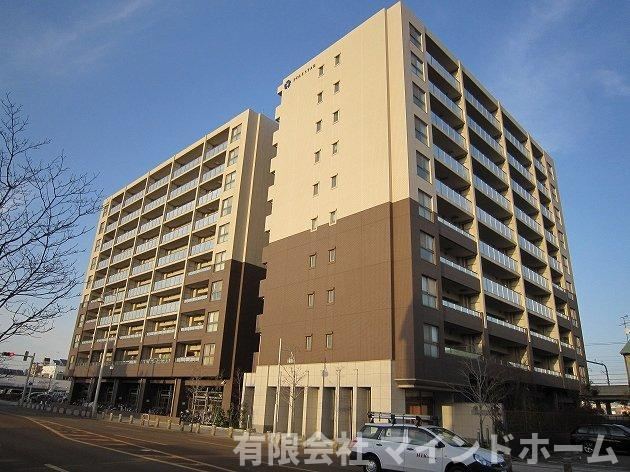 3LDK apartment in Komatsu, Ishikawa - Photo 1