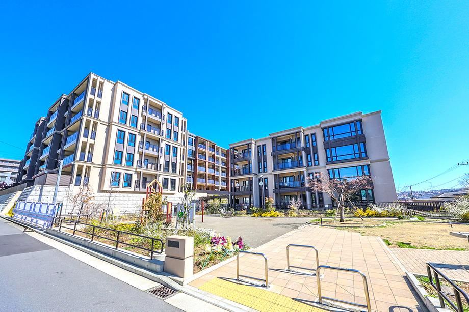 3LDK apartment in Konan Ward, Yokohama, Kanagawa - Photo 1
