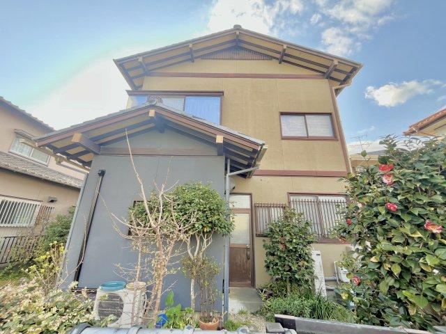 Spacious 4DK House with Garden and Parking in Hatsuuma - Photo 1