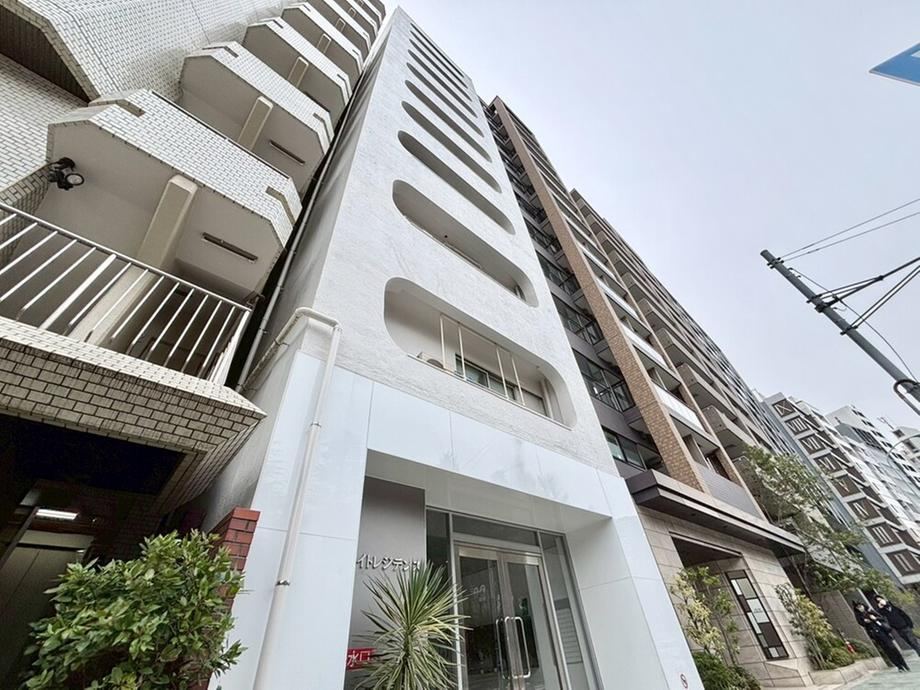 2LDK apartment in Shinjuku Ward, Tokyo - Photo 1