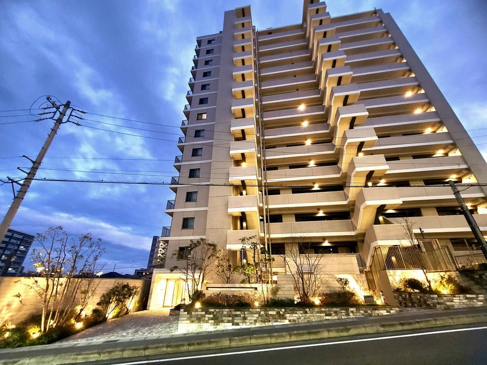 4LDK+S apartment in Nisshin, Aichi - Photo 1