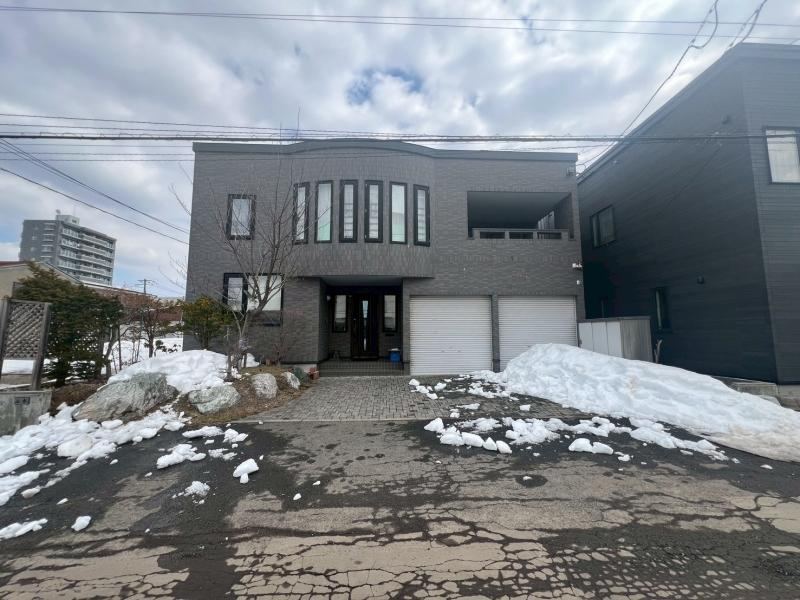 7LDK house in Chuo Ward, Sapporo, Hokkaido - Photo 1