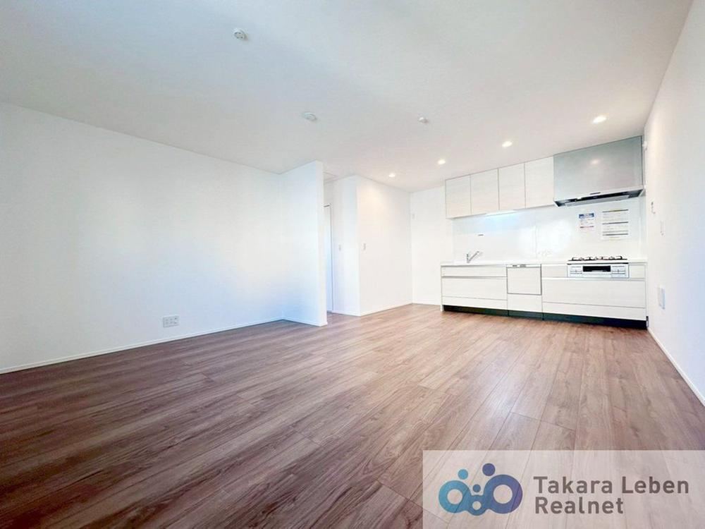 Bright 2LDK House with Storage in Adachi - Photo 1