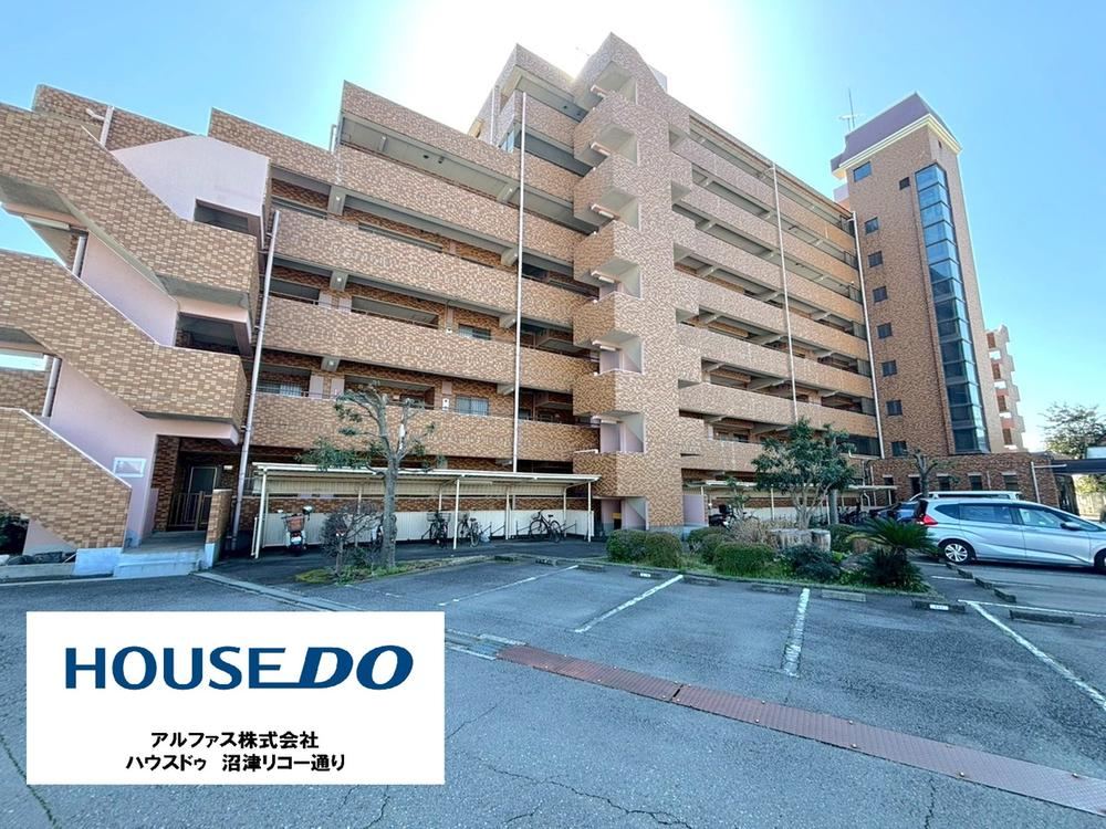 4LDK apartment in Numazu, Shizuoka - Photo 1