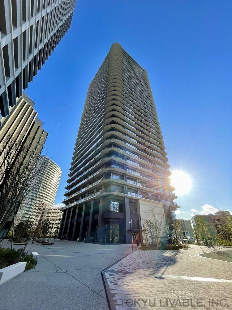 3LDK apartment in Shinagawa Ward, Tokyo - Photo 1