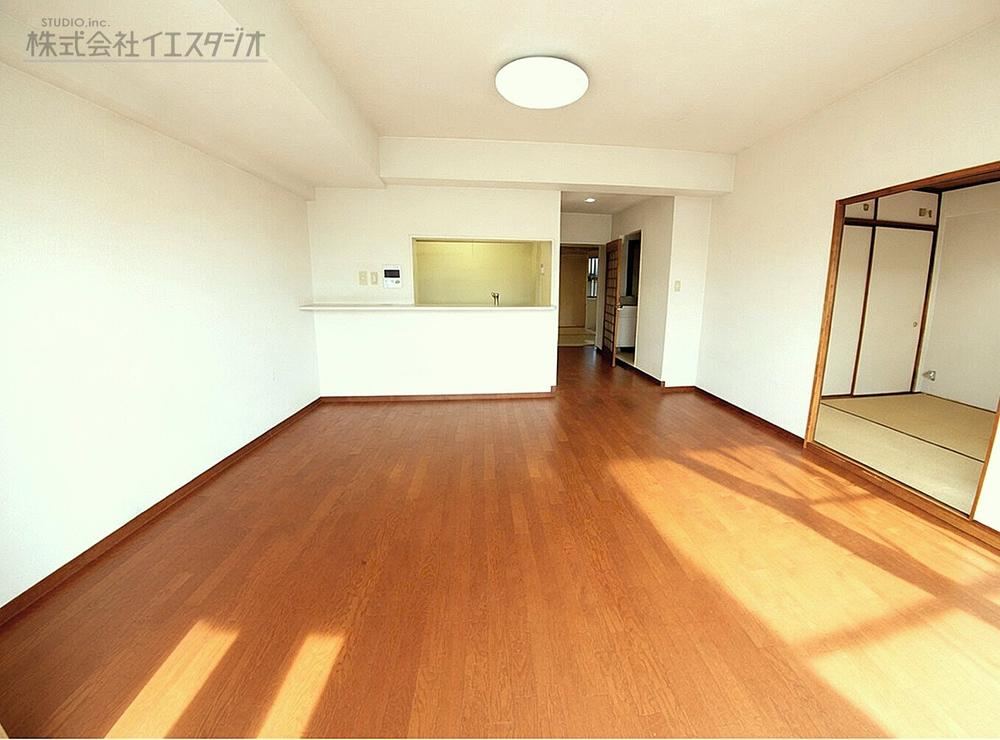 3LDK apartment in Akishima, Tokyo - Photo 1