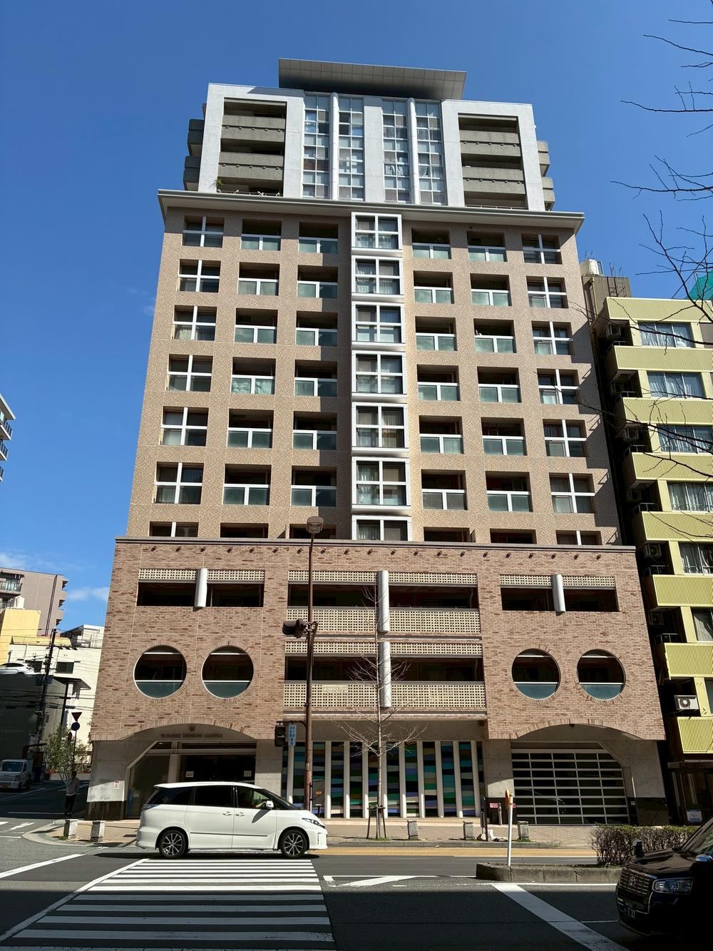3LDK apartment in Chuo Ward, Kobe, Hyogo - Photo 1