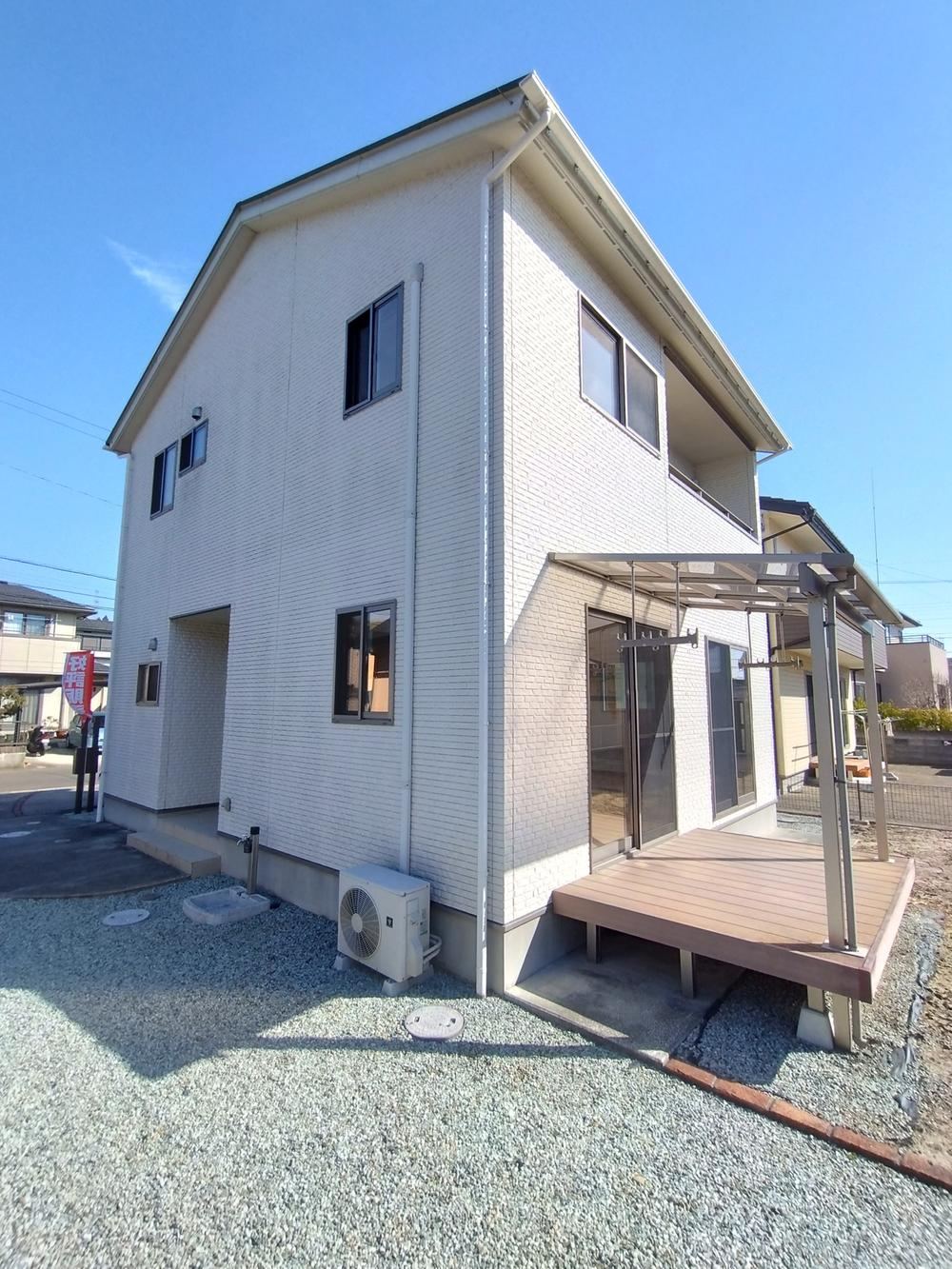 4LDK Home with Ample Parking in Kamiyazawa - Photo 1