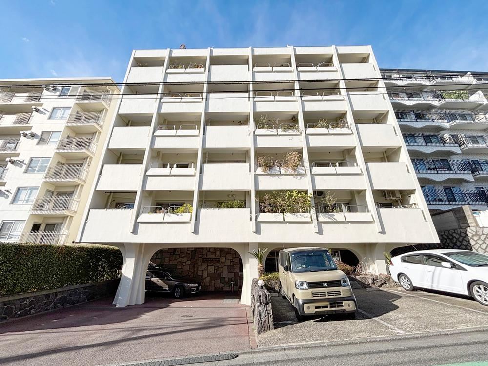 2LDK+S apartment in Shibuya Ward, Tokyo - Photo 1