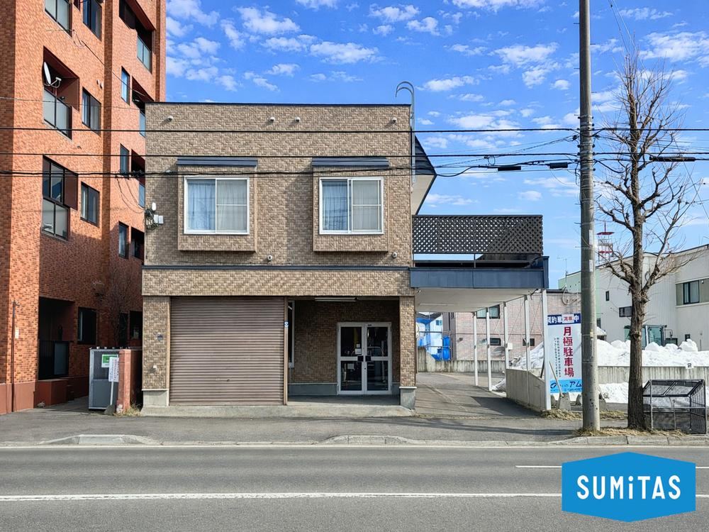 Large Office and Residential Space in Sapporo - Photo 1