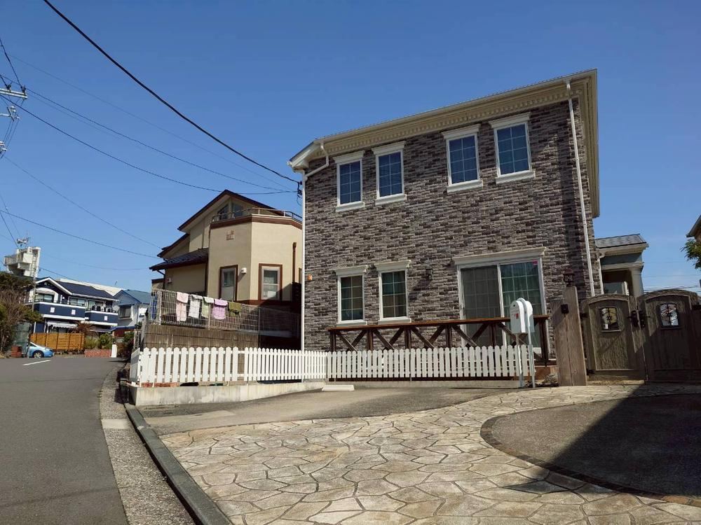 Stylish 4LDK Home with Modern Amenities - Photo 1