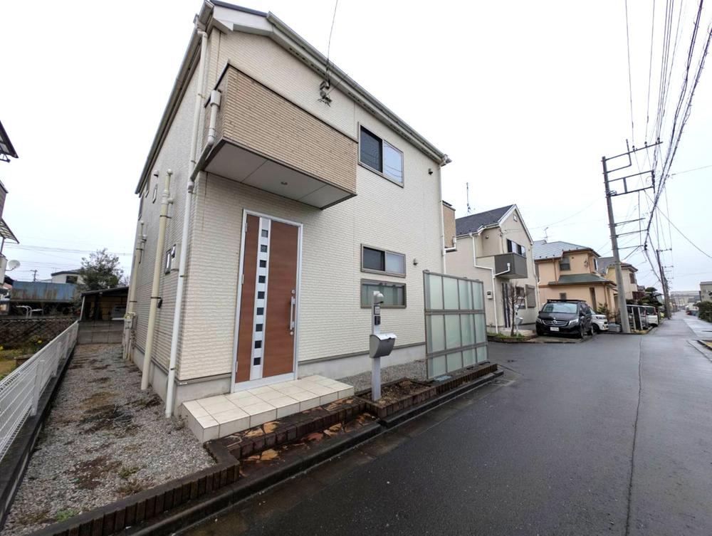 Spacious 4LDK House with Parking for Two Cars - Photo 1