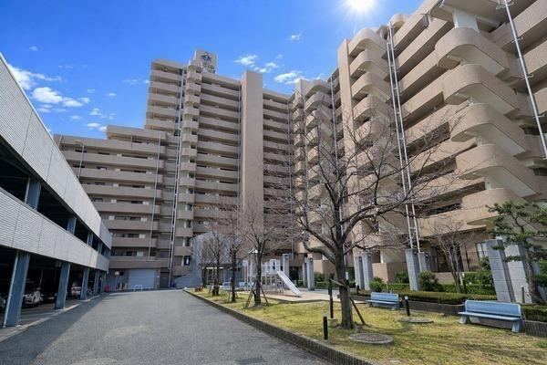 3LDK apartment in Konohana Ward, Osaka - Photo 1